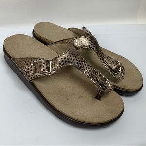 SAS 9M Thong Metallic Leather Comfort Sandals